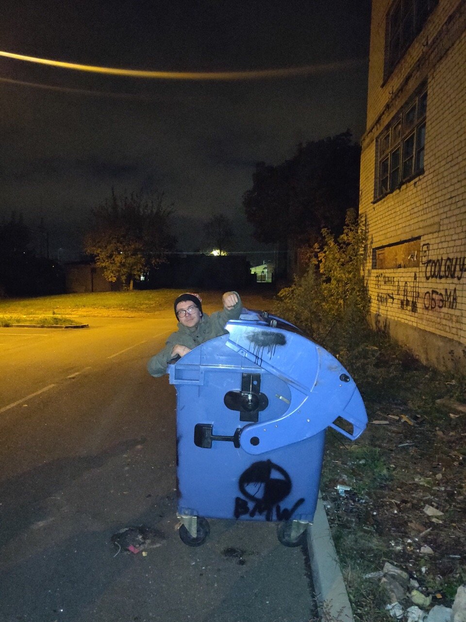 6BzOEIByJS0.jpg